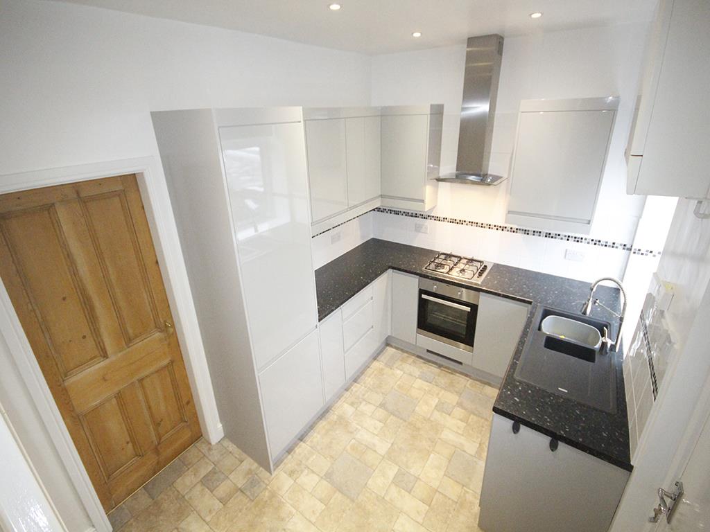2 bedroom end terrace house Let Agreed in Winewall - _MG_9430.jpg